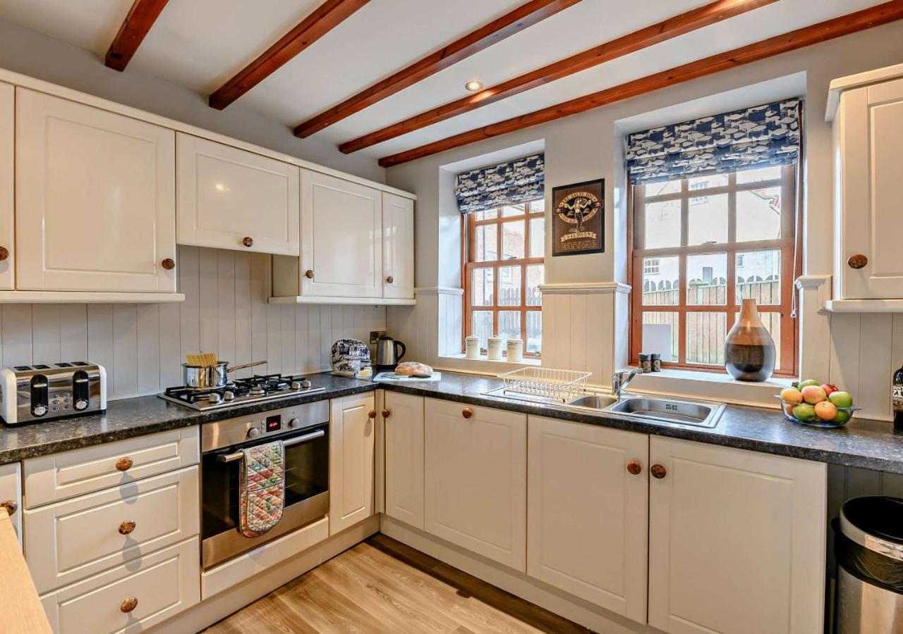 Salty Dog Cottage Whitby Exterior photo